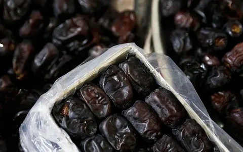 تصویر 4 از خرما مضافتی اعلا با انتخاب محدود نخلستانی ویژه و دانه های دستچین شده